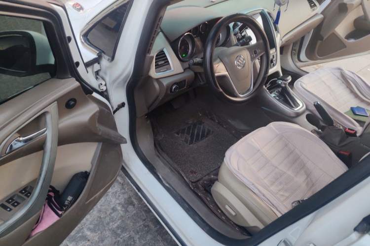 Used Buick GT 2013 GT 1.6L Automatic Fashion Edition Driver Seat