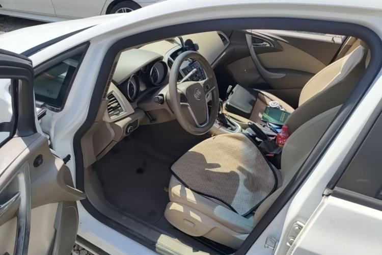 Used Buick GT 2013 GT 1.6L Automatic Fashion Edition Driver Seat