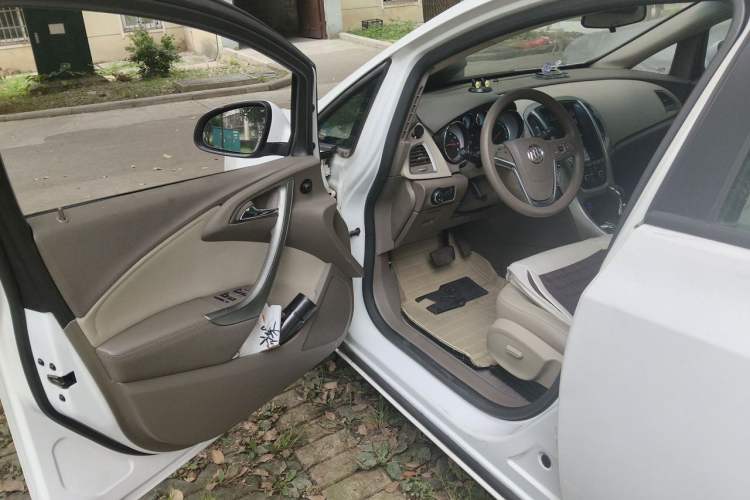 Used Buick GT 2013 GT 1.6L Automatic Comfort Edition Driver Seat