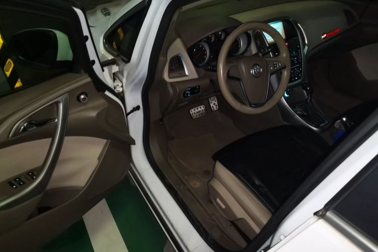 Used Buick GT 2013 GT 1.6L Automatic Fashion Edition Driver Seat
