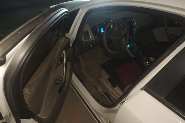 Used Buick GT 2013 GT 1.6L Manual Entry-Level Model Driver Seat