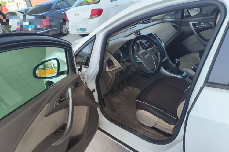 Used Buick GT 2013 GT 1.6L Manual Entry-Level Model Driver Seat