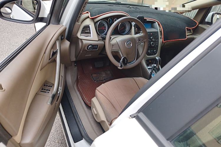Used Buick GT 2013 GT 1.6L Automatic Fashion Edition Driver Seat