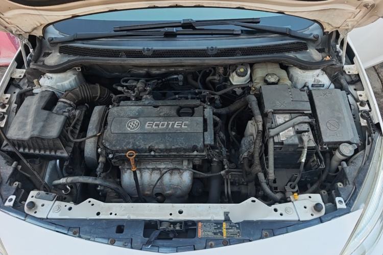 Used Buick GT 2013 XT 1.6L Automatic Fashion Edition Engine Bay