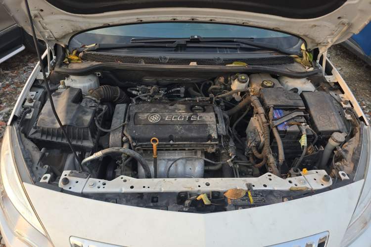 Used Buick GT 2013 XT 1.6L Automatic Fashion Edition Engine Bay
