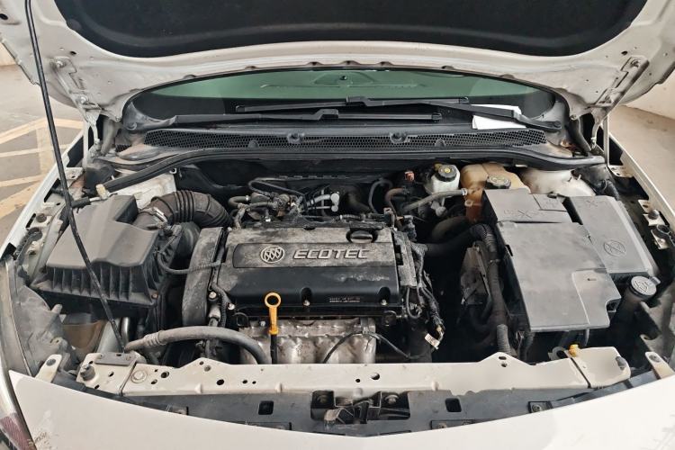 Used Buick GT 2013 XT 1.6L Manual Entry-Level Model Engine Bay