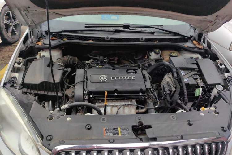 Used Buick GT 2013 GT 1.6L Manual Entry-Level Model Engine Bay