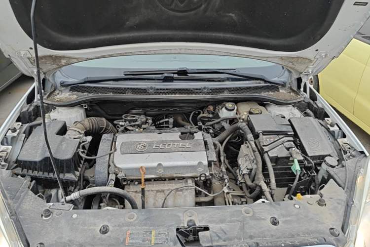Used Buick GT 2013 GT 1.6L Automatic Fashion Edition Engine Bay