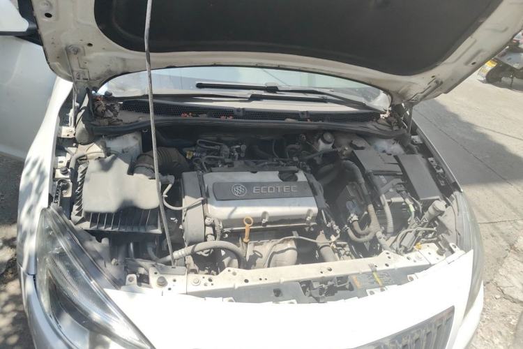 Used Buick GT 2013 XT 1.6L Automatic Fashion Edition Engine Bay