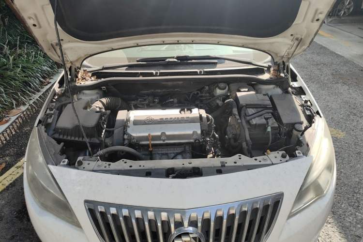 Used Buick GT 2013 XT 1.6L Automatic Fashion Edition Engine Bay