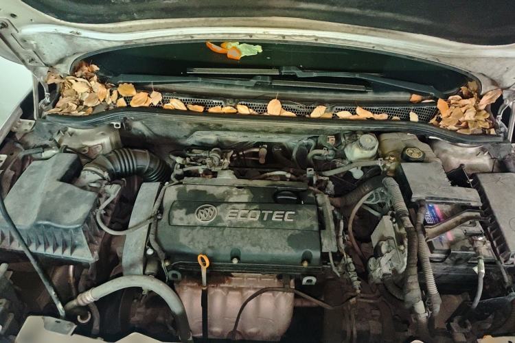 Used Buick GT 2013 XT 1.6L Automatic Fashion Edition Engine Bay