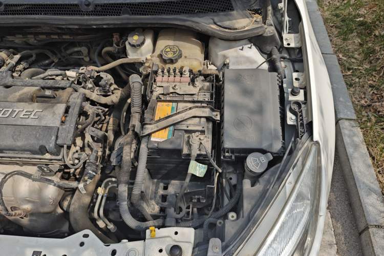 Used Buick GT 2013 XT 1.6L Automatic Fashion Edition Engine Bay Left