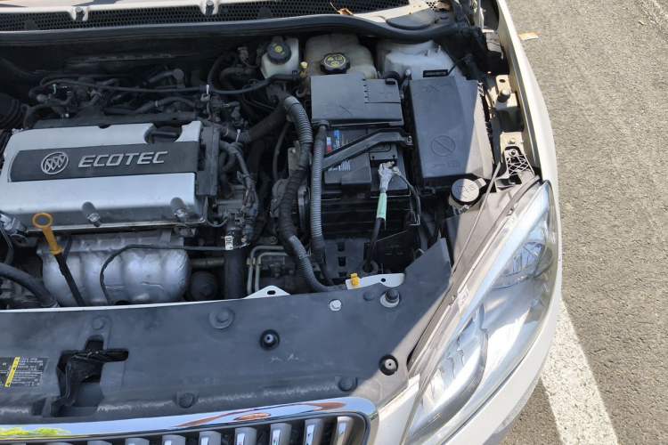 Used Buick GT 2013 GT 1.6L Automatic Fashion Edition Engine Bay Left