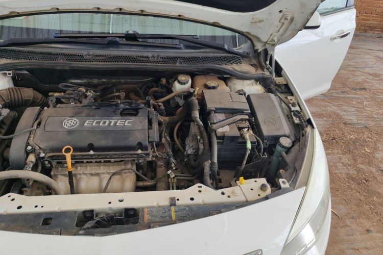 Used Buick GT 2013 XT 1.6L Automatic Fashion Edition Engine Bay Left
