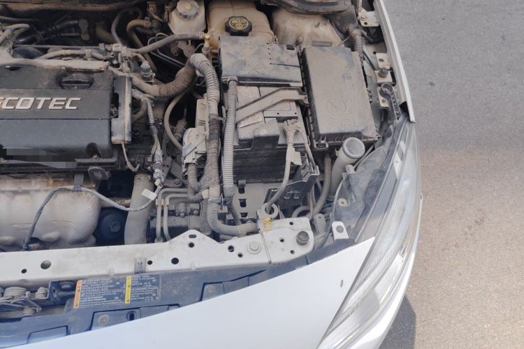 Used Buick GT 2013 XT 1.6L Automatic Comfort Edition Engine Bay Left