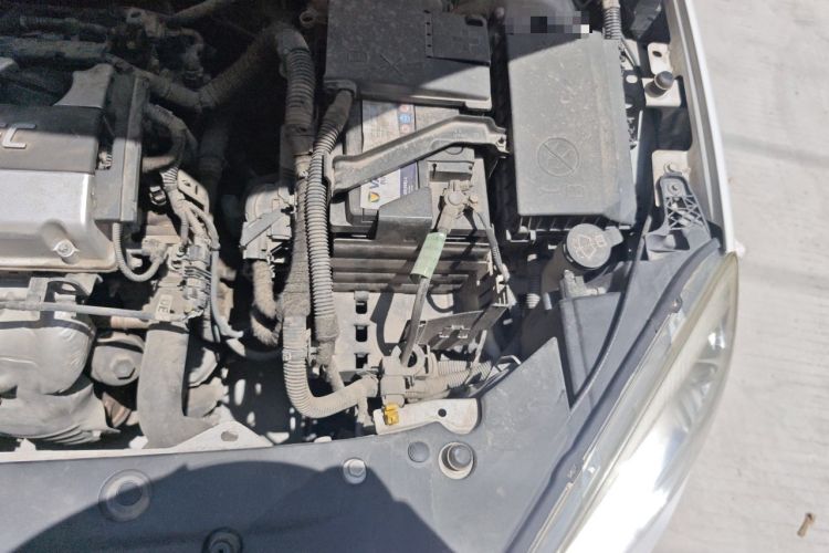 Used Buick GT 2013 GT 1.6L Manual Entry-Level Model Engine Bay Left