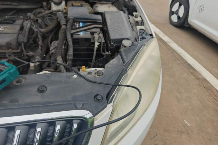 Used Buick GT 2013 GT 1.6L Automatic Fashion Edition Engine Bay Left