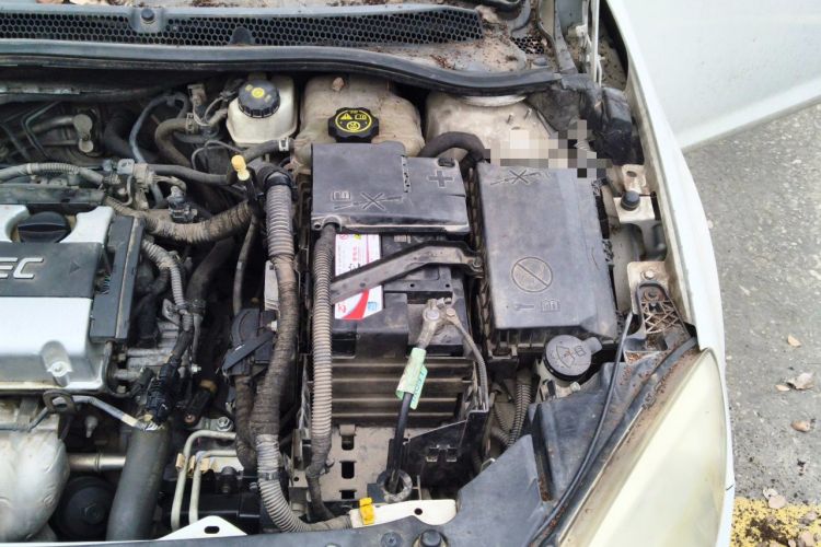 Used Buick GT 2013 GT 1.6L Automatic Fashion Edition Engine Bay Left