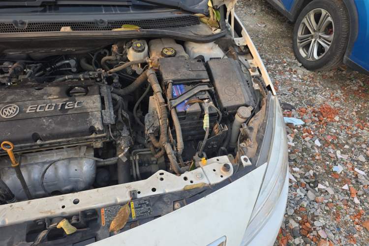 Used Buick GT 2013 XT 1.6L Automatic Fashion Edition Engine Bay Left