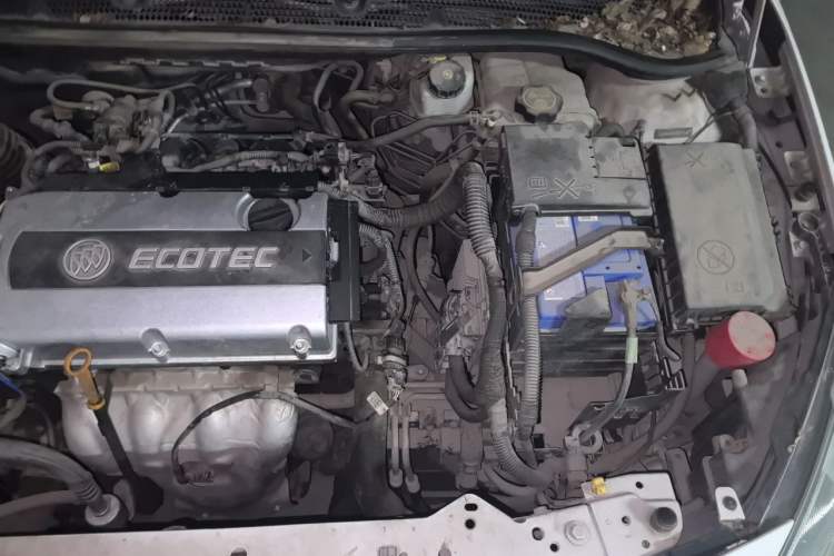 Used Buick GT 2013 XT 1.6L Automatic Fashion Edition Engine Bay Left