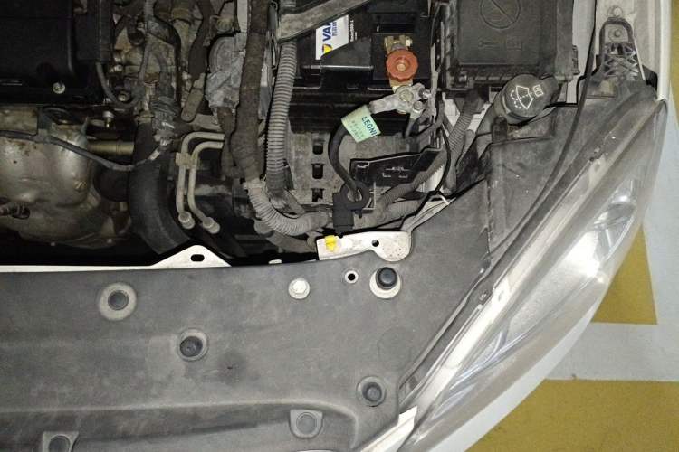 Used Buick GT 2013 GT 1.8L Automatic Fashion Edition Engine Bay Left