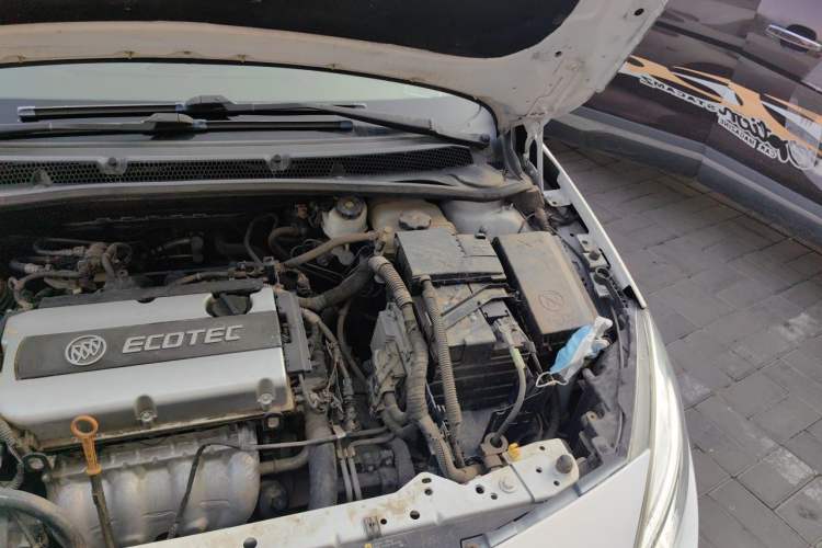 Used Buick GT 2013 XT 1.6L Automatic Fashion Edition Engine Bay Left