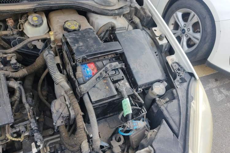 Used Buick GT 2013 GT 1.6L Automatic Fashion Edition Engine Bay Left