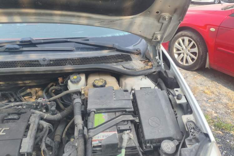 Used Buick GT 2013 GT 1.6L Automatic Fashion Edition Engine Bay Left