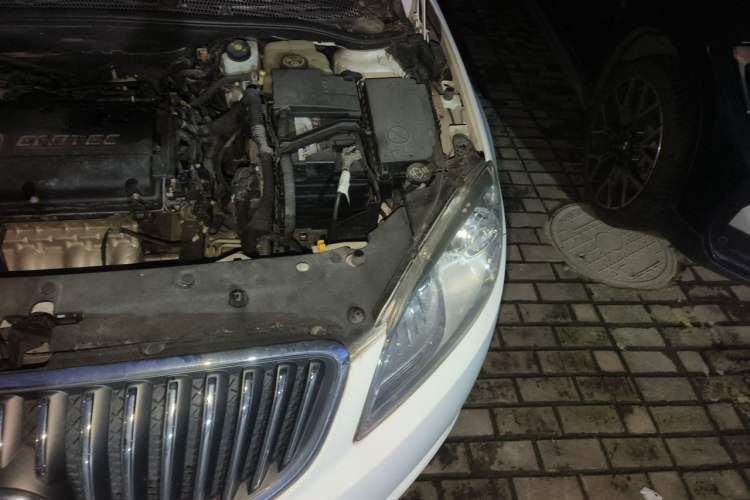 Used Buick GT 2013 GT 1.8L Automatic Fashion Edition Engine Bay Left
