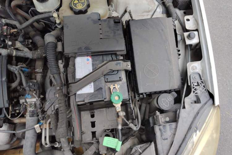 Used Buick GT 2013 GT 1.6L Automatic Comfort Edition Engine Bay Left