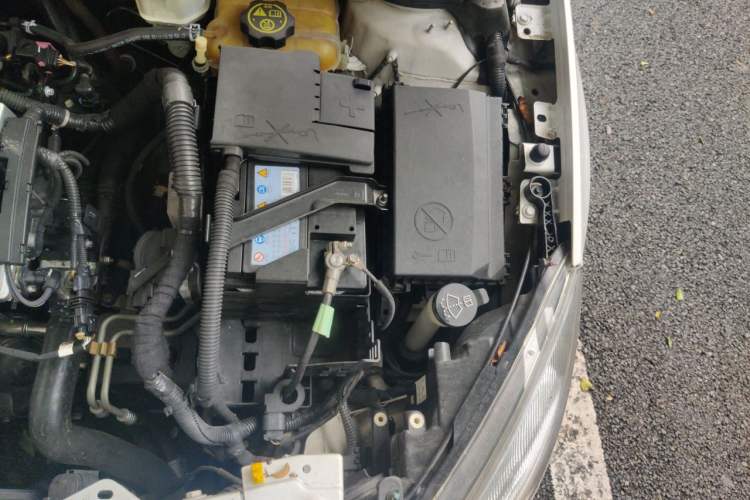 Used Buick GT 2013 XT 1.6L Automatic Fashion Edition Engine Bay Left