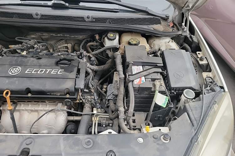 Used Buick GT 2013 GT 1.6L Automatic Fashion Edition Engine Bay Left