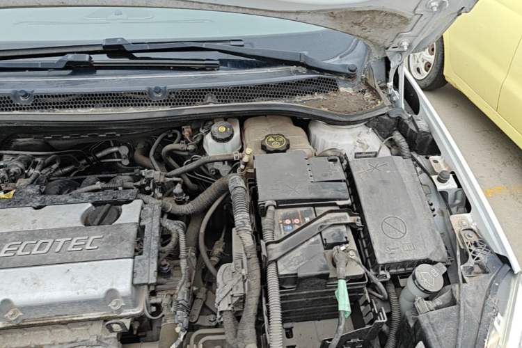 Used Buick GT 2013 GT 1.6L Automatic Fashion Edition Engine Bay Left