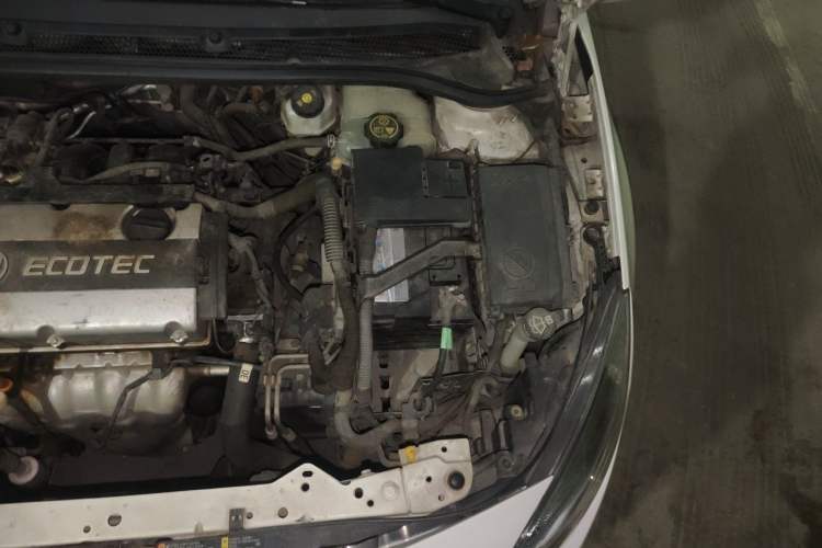 Used Buick GT 2013 XT 1.6L Automatic Fashion Edition Engine Bay Left