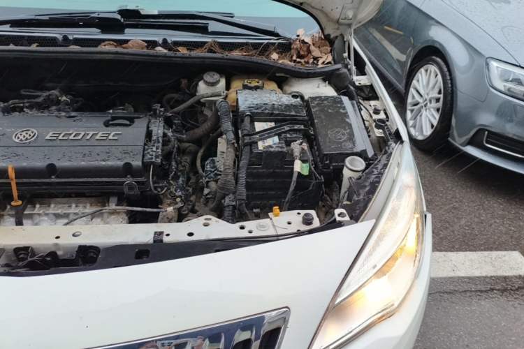 Used Buick GT 2013 XT 1.6L Automatic Fashion Edition Engine Bay Left