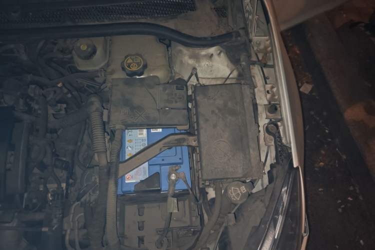 Used Buick GT 2013 XT 1.6L Automatic Fashion Edition Engine Bay Left