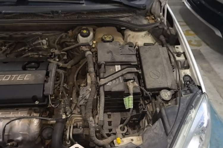 Used Buick GT 2013 GT 1.6L Automatic Fashion Edition Engine Bay Left