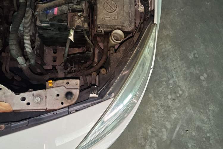 Used Buick GT 2013 XT 1.6L Automatic Fashion Edition Engine Bay Left