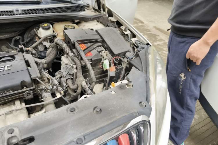 Used Buick GT 2013 GT 1.6L Manual Comfort Edition Engine Bay Left