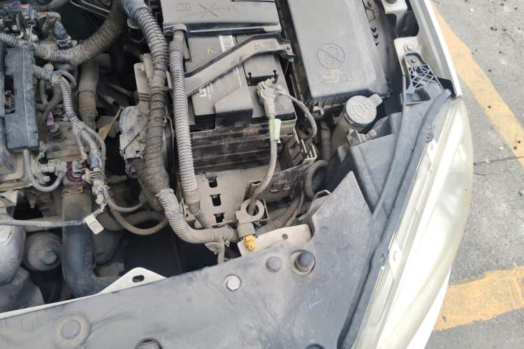 Used Buick GT 2013 GT 1.6L Manual Entry-Level Model Engine Bay Left