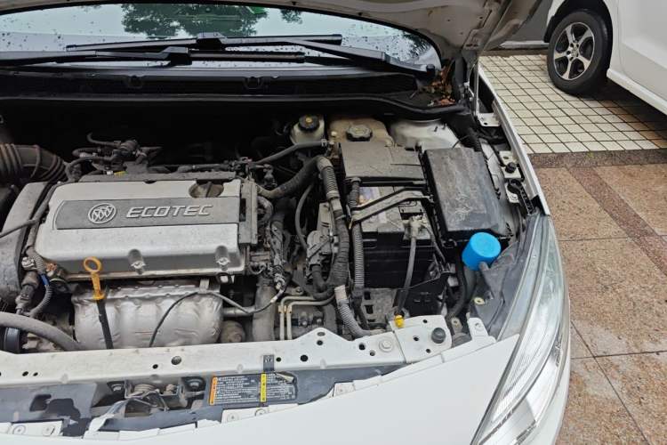 Used Buick GT 2013 XT 1.6L Automatic Fashion Edition Engine Bay Left