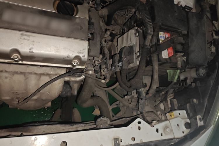 Used Buick GT 2013 XT 1.6L Manual Entry-Level Model Engine Bay Left