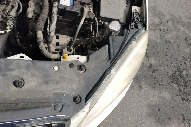 Used Buick GT 2013 GT 1.6L Manual Entry-Level Model Engine Bay Left