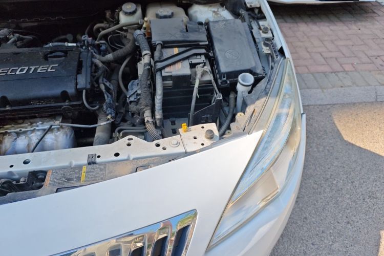 Used Buick GT 2013 XT 1.6L Automatic Fashion Edition Engine Bay Left