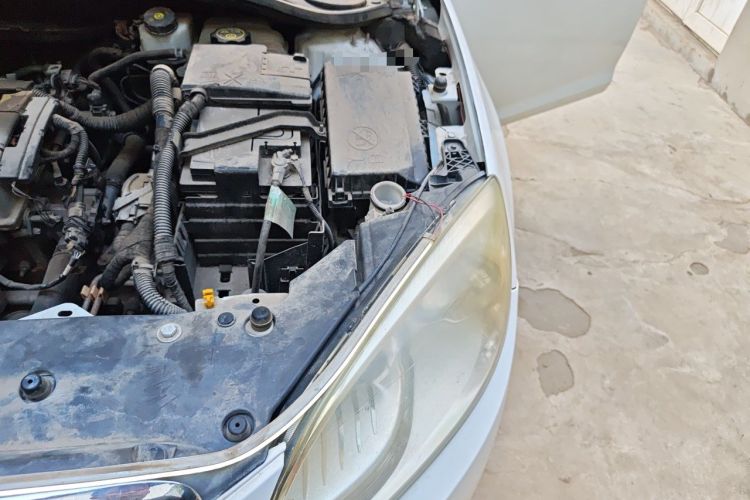 Used Buick GT 2013 GT 1.6L Automatic Fashion Edition Engine Bay Left