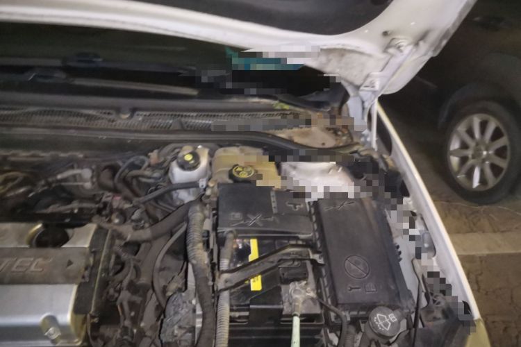 Used Buick GT 2013 GT 1.6L Automatic Fashion Edition Engine Bay Left