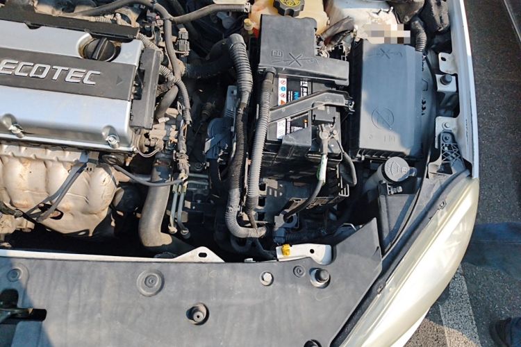 Used Buick GT 2013 GT 1.6L Automatic Fashion Edition Engine Bay Left