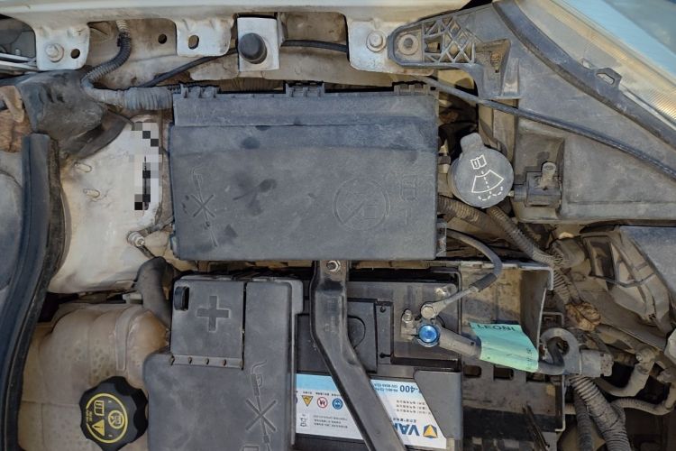 Used Buick GT 2013 GT 1.6L Automatic Fashion Edition Engine Bay Left