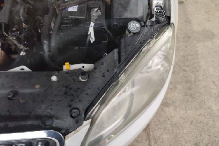 Used Buick GT 2013 GT 1.6L Manual Comfort Edition Engine Bay Left