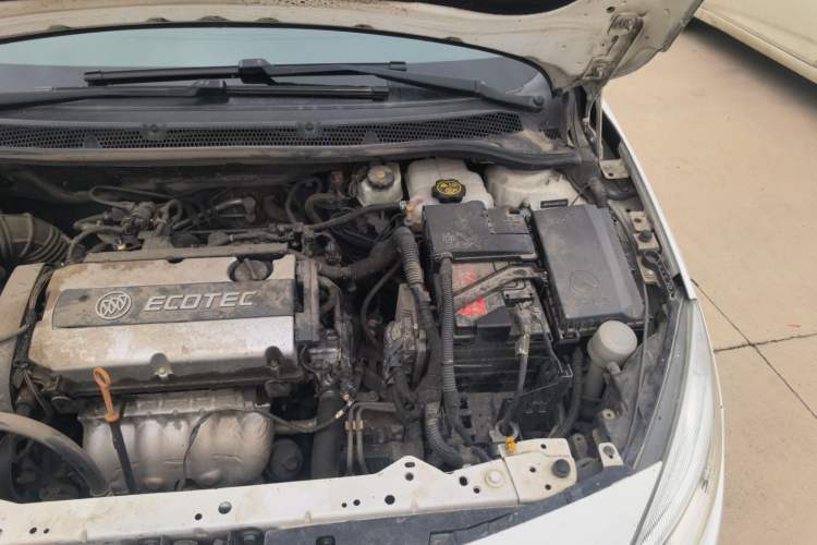 Used Buick GT 2013 XT 1.6L Automatic Fashion Edition Engine Bay Left